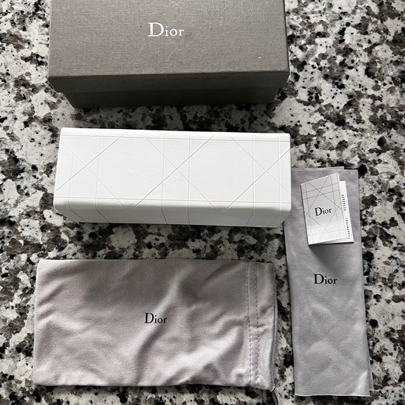 Lot of four Christian Dior sunglasses. Used condition - Picture 15 of 16